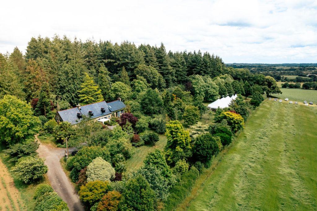 Property photo 1 of 40