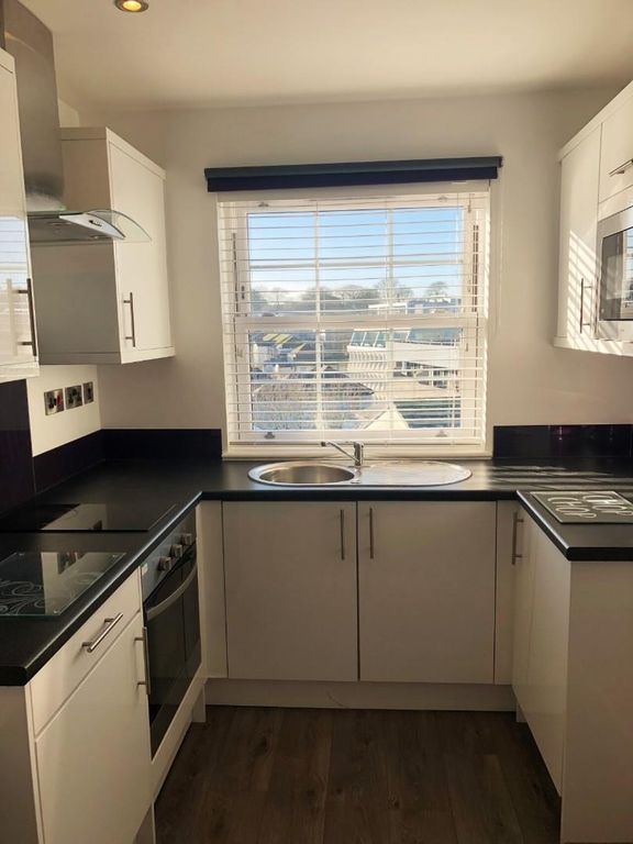Property photo 1 of 10 Kitchen.Jpg