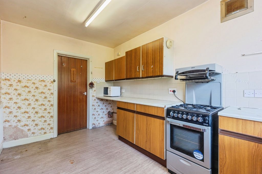 Property photo 2 of 17 Photo