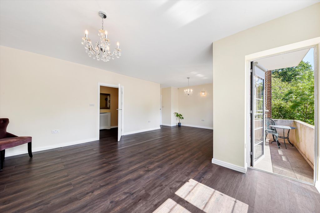 Property photo 2 of 16 Image