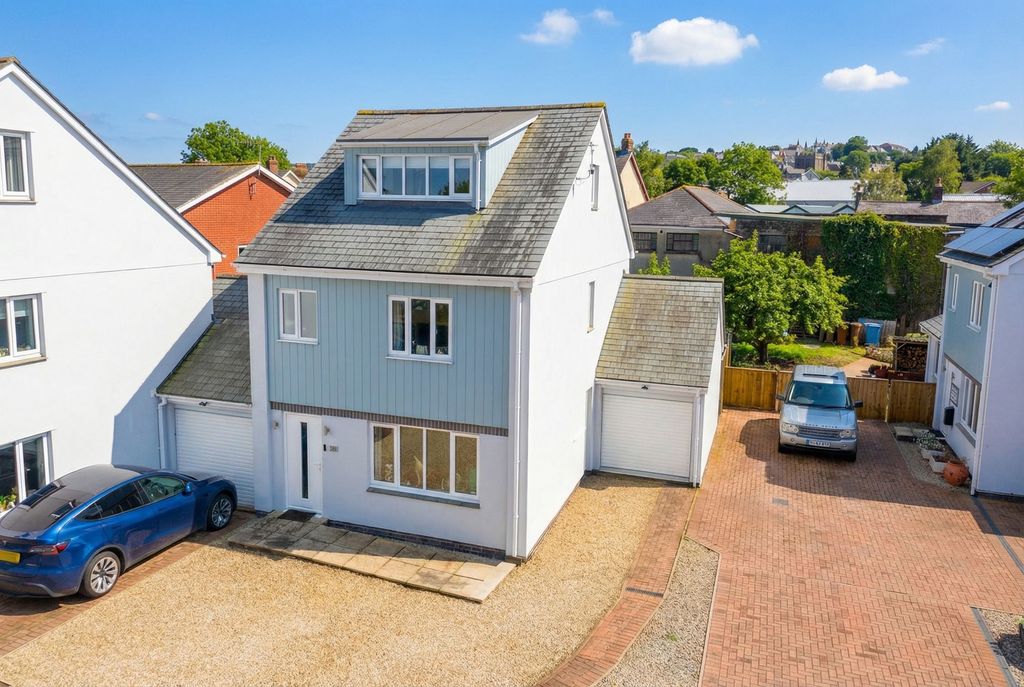 Property photo 1 of 9