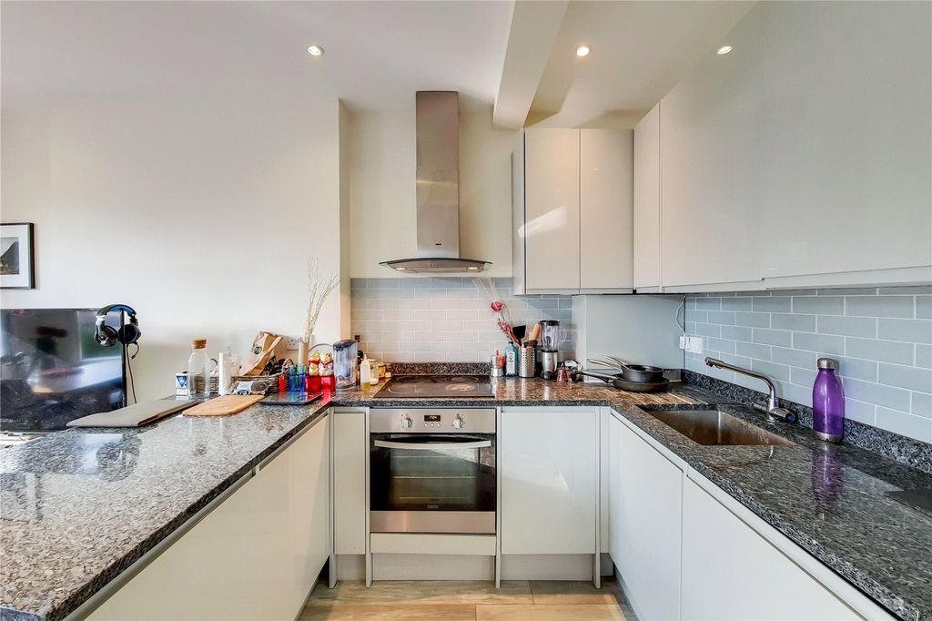 Property photo 2 of 5 Kitchen