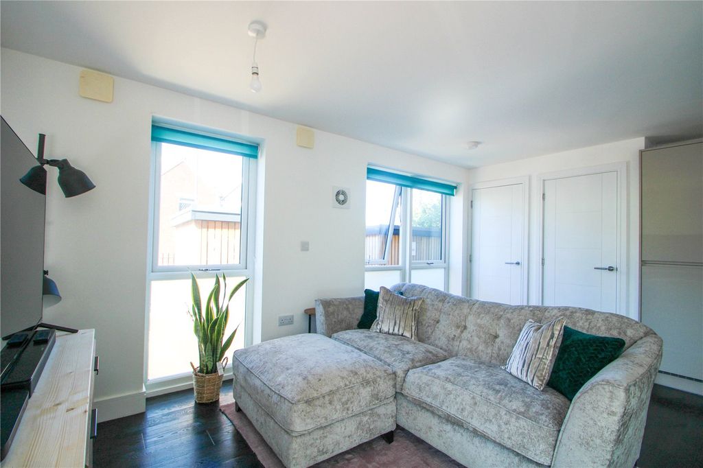 Property photo 2 of 12 Picture No. 03