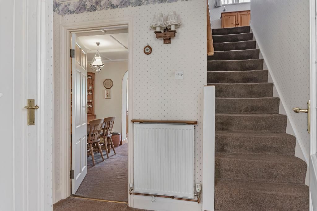 Property photo 2 of 17 Entrance Hall