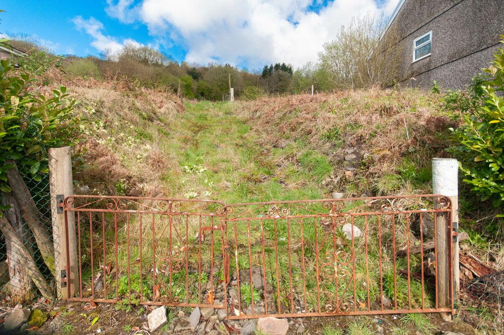Property photo 2 of 7 Land Gough Road