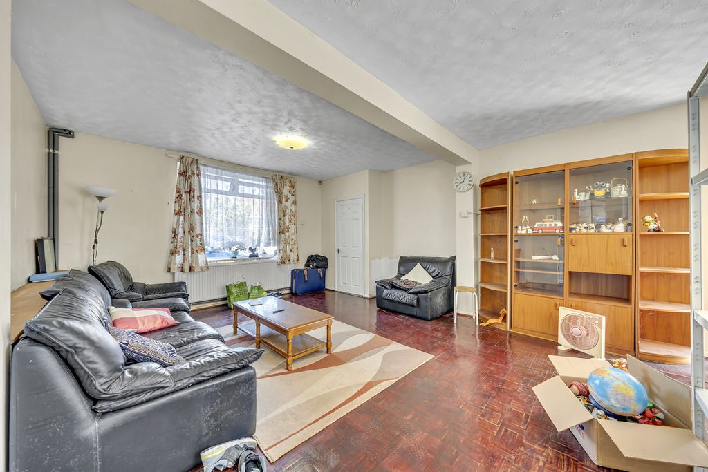 Property photo 2 of 17