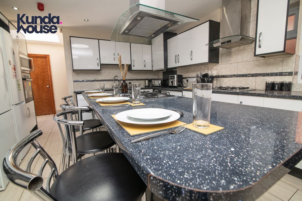 Property photo 1 of 4 Period Cottage