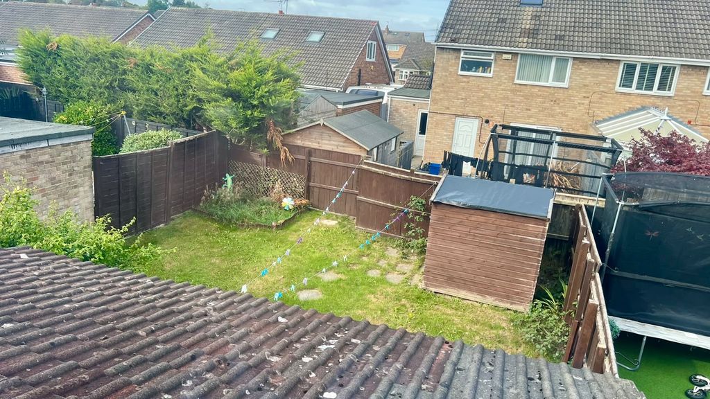 Property photo 3 of 17 Garden