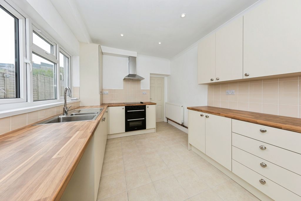 Property photo 2 of 24 Pbox-Img.Jpg