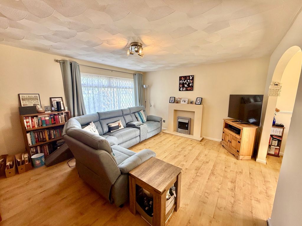 Property photo 3 of 22