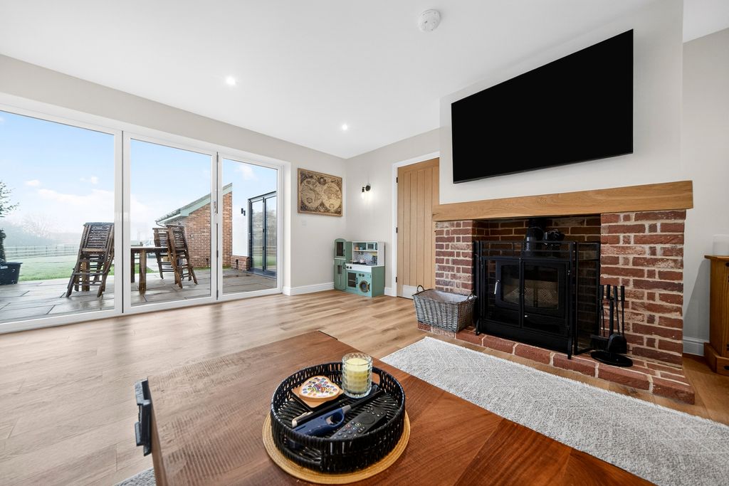 Property photo 3 of 27 Living Room