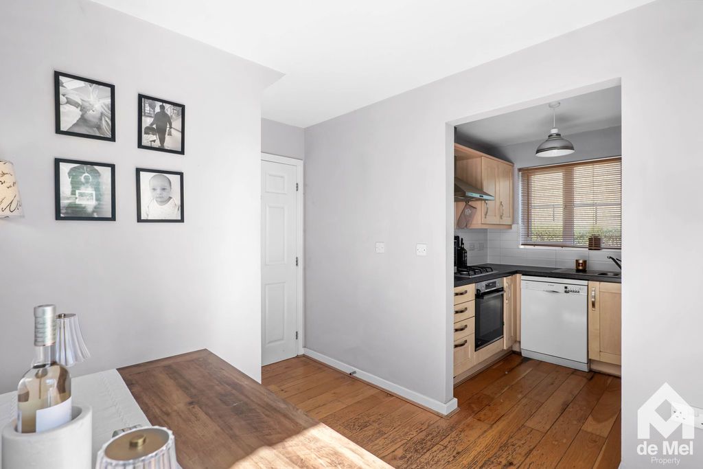 Property photo 3 of 14 Photo 10