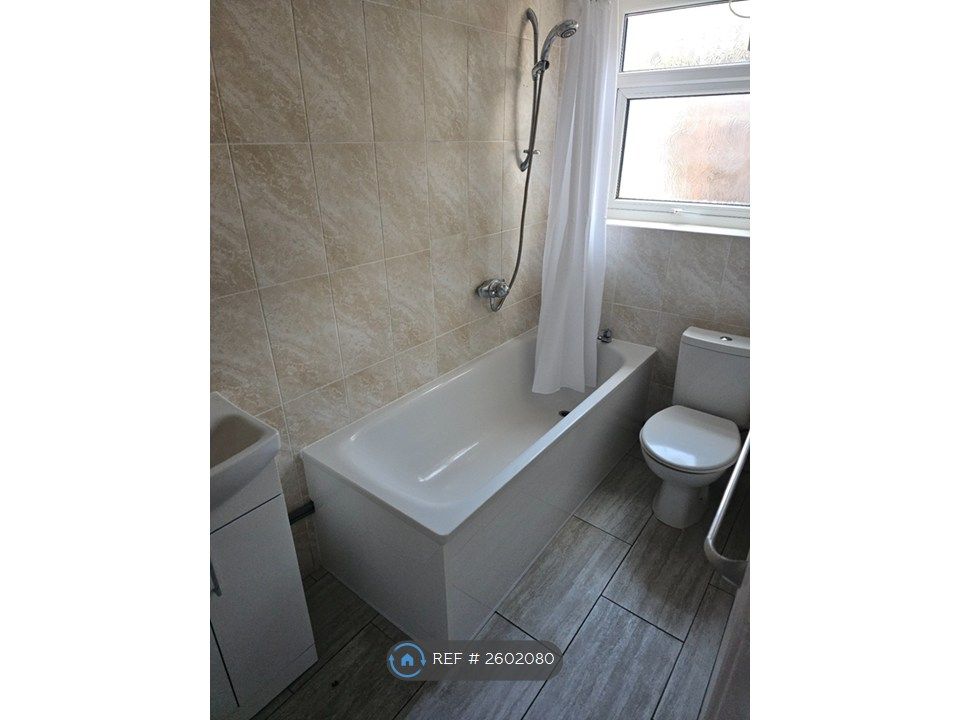 Property photo 2 of 25