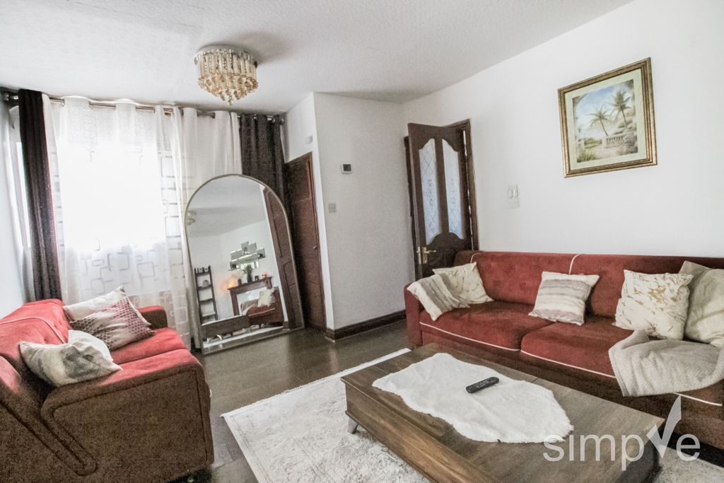 Property photo 3 of 10 Photo 3