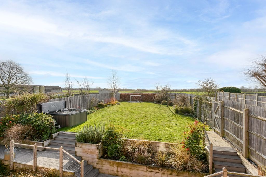 Property photo 3 of 22