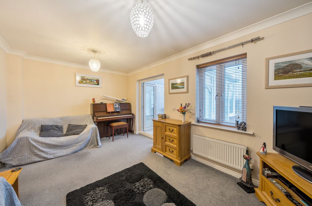 Property photo 3 of 17