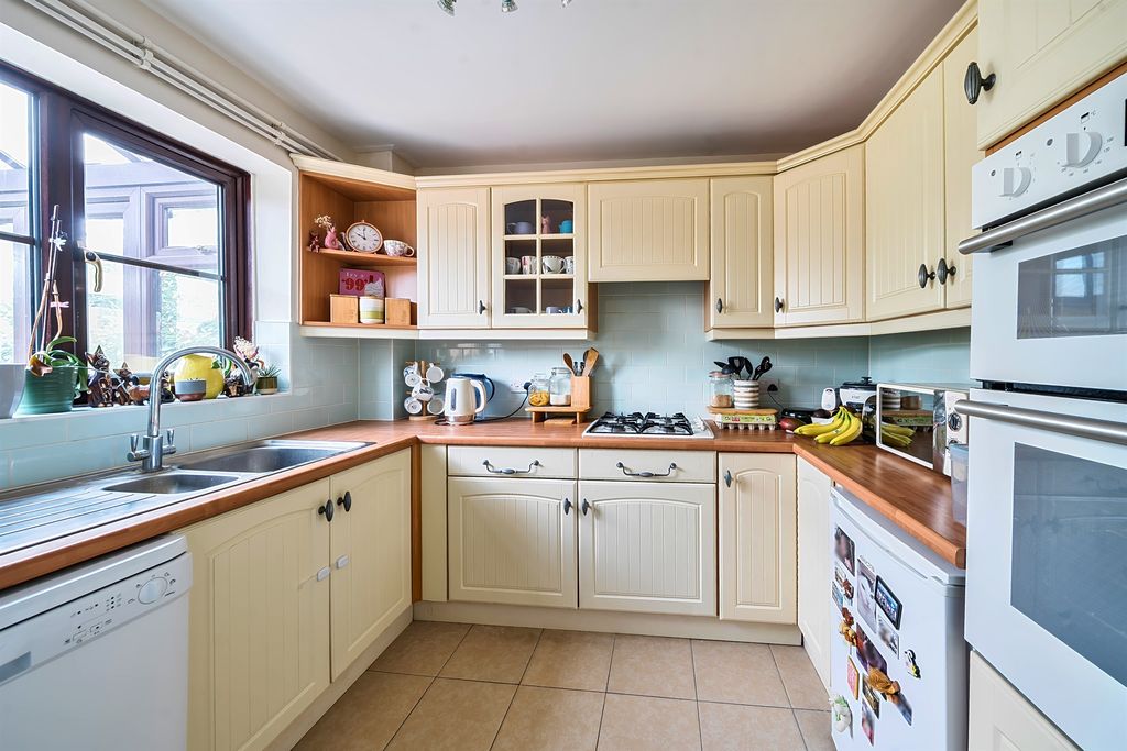 Property photo 3 of 16