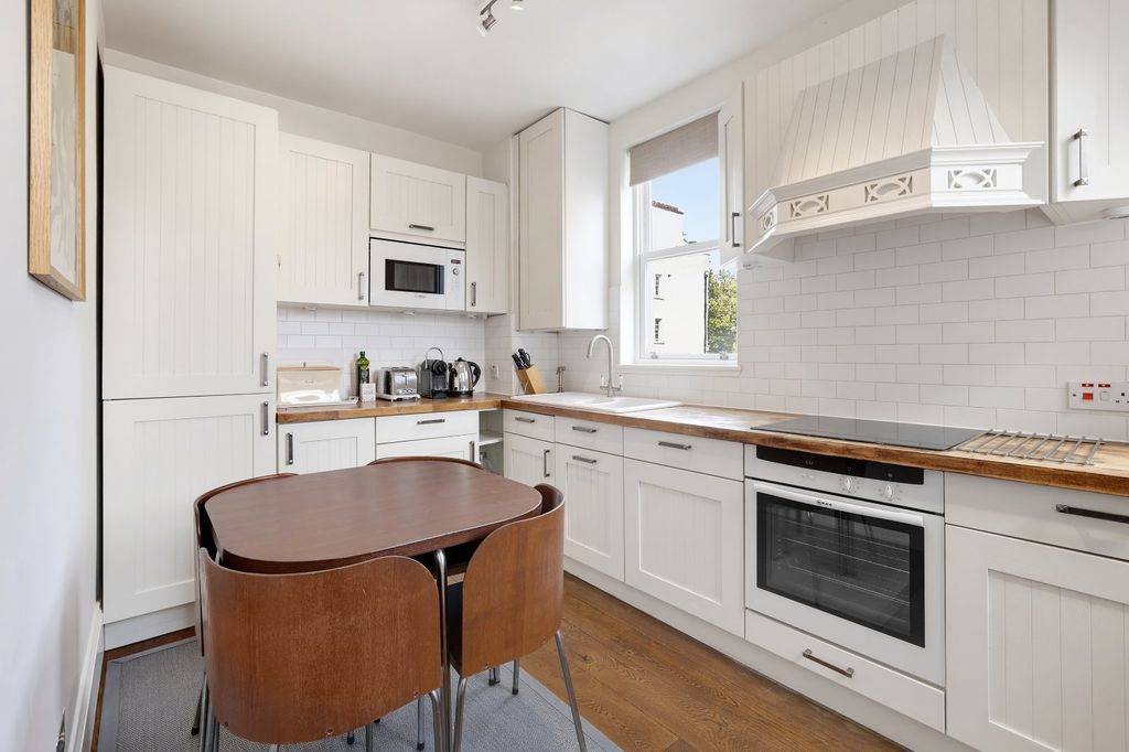 Property photo 2 of 13 Kitchen