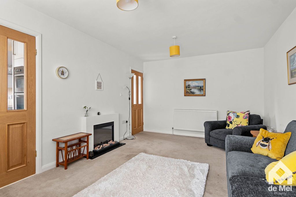 Property photo 3 of 10 Photo 6