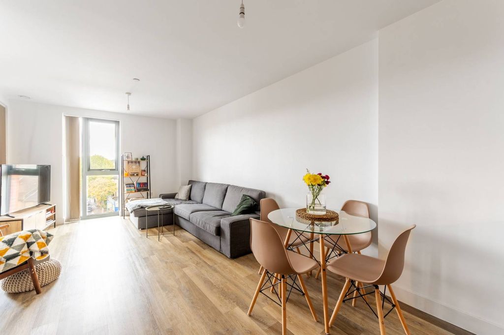 Property photo 2 of 12