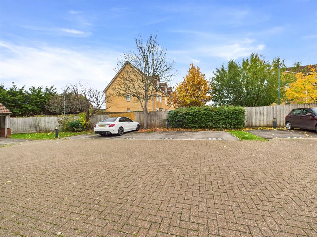 Property photo 2 of 12 Picture No. 32