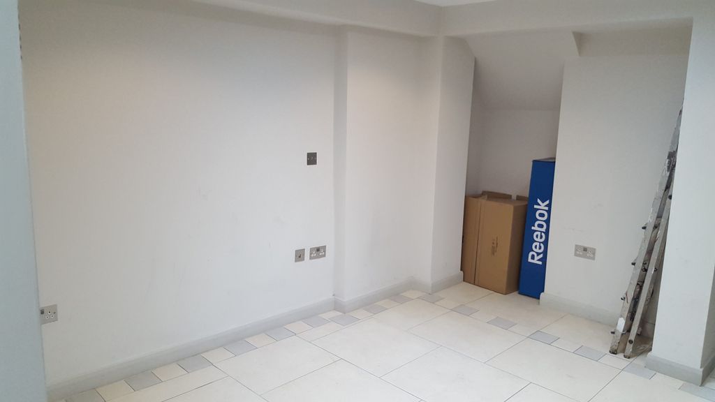 Property photo 1 of 3