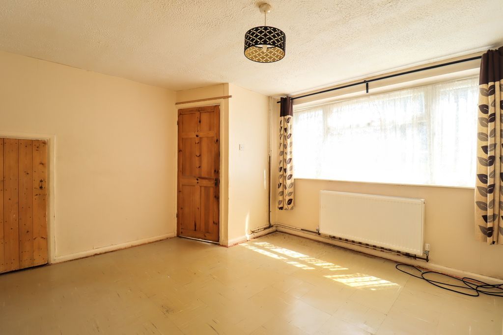 Property photo 2 of 12 Lounge