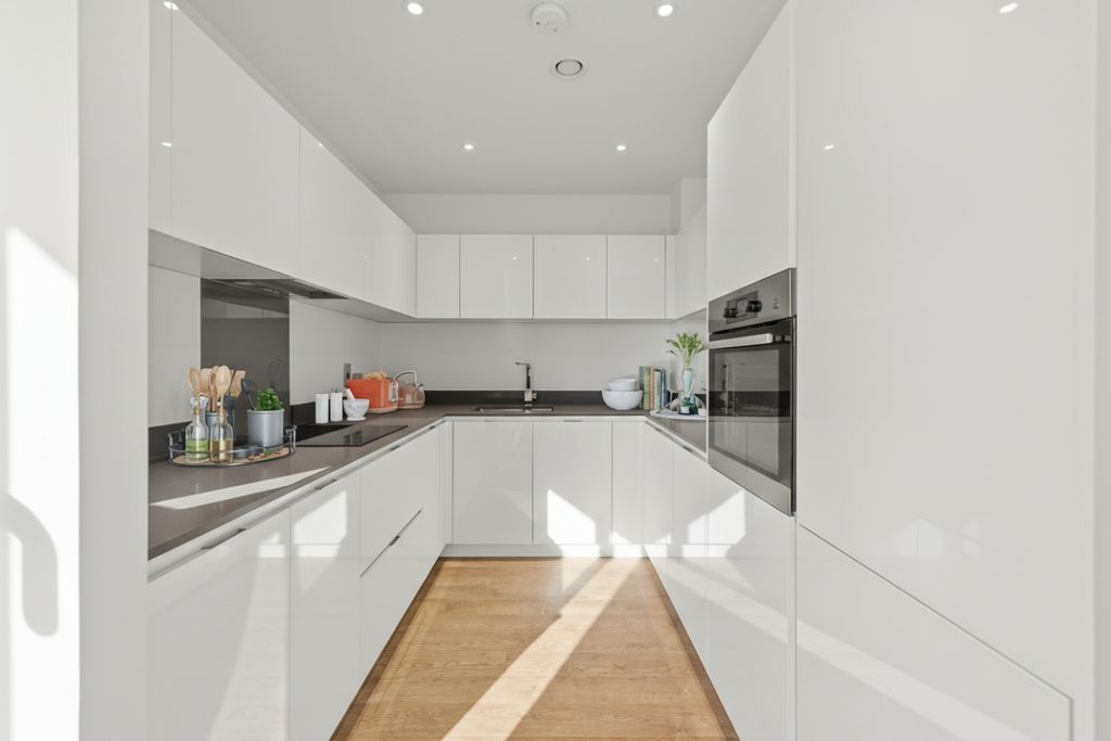 Property photo 3 of 16 Property_1425_094...