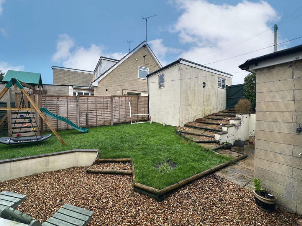 Property photo 2 of 10 Front