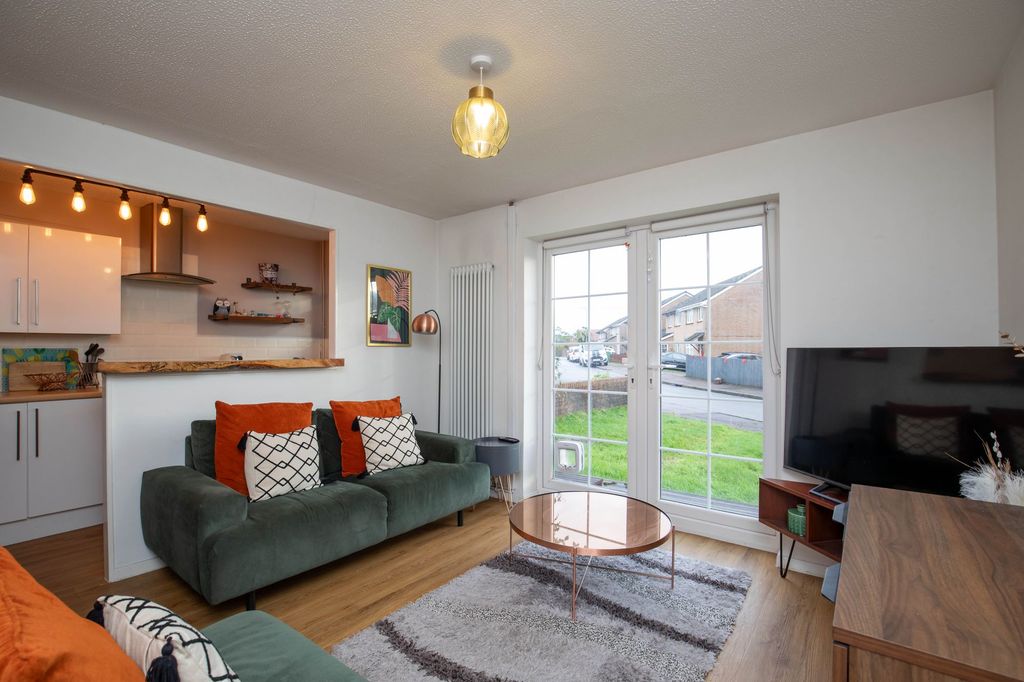 Property photo 2 of 20