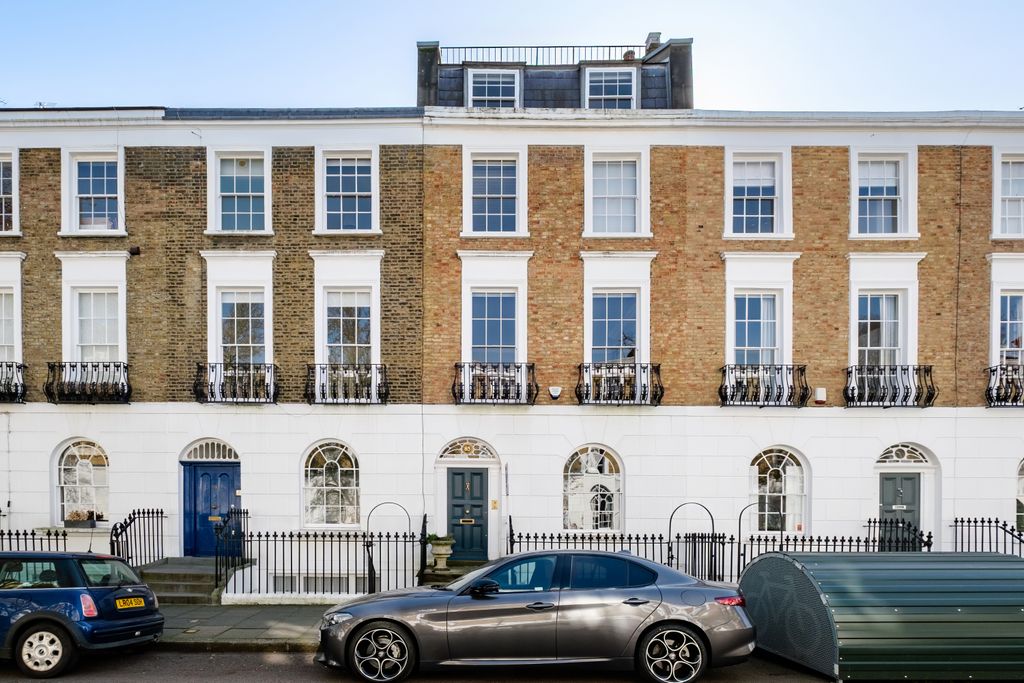 Property photo 2 of 47