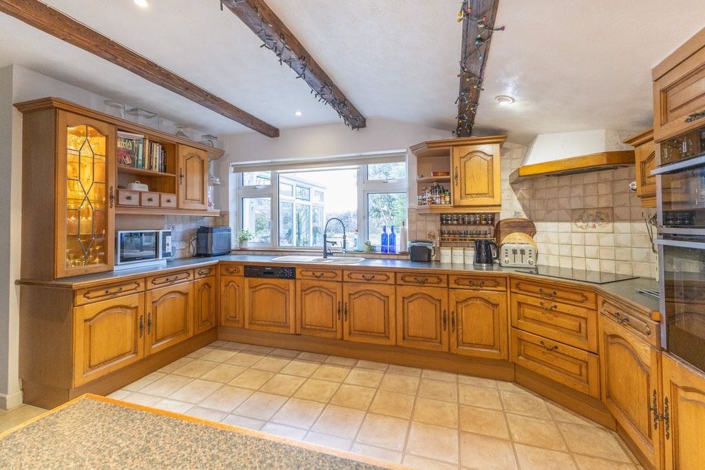 Additional image 8 of 4 bed detached house to rentLa Route De La Hougue Du Pommier, Castel, Guernsey GY5
