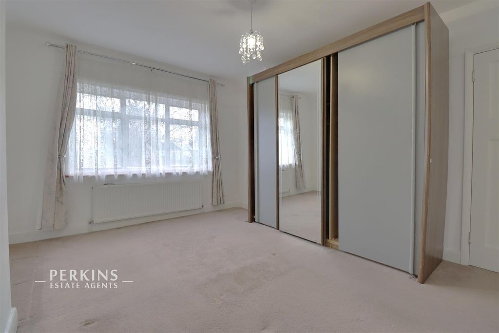 Property photo 2 of 12 Bed 1.Jpg