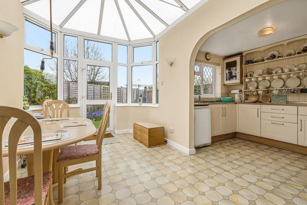 Property photo 3 of 18