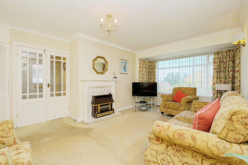 Property photo 2 of 16