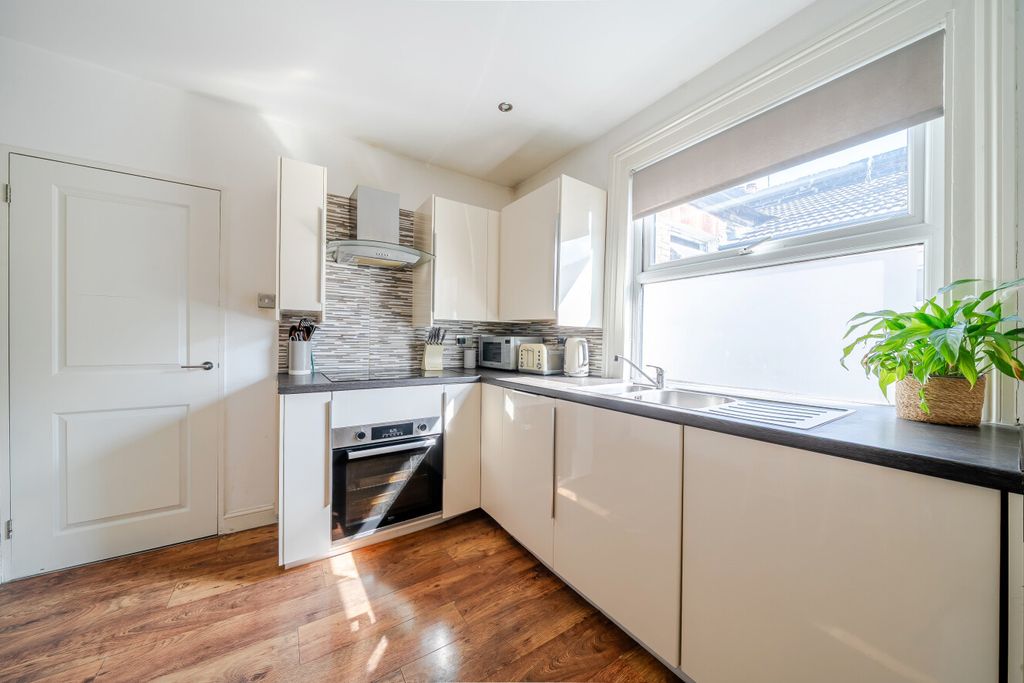 Property photo 3 of 15 1488363-19-6A5671...