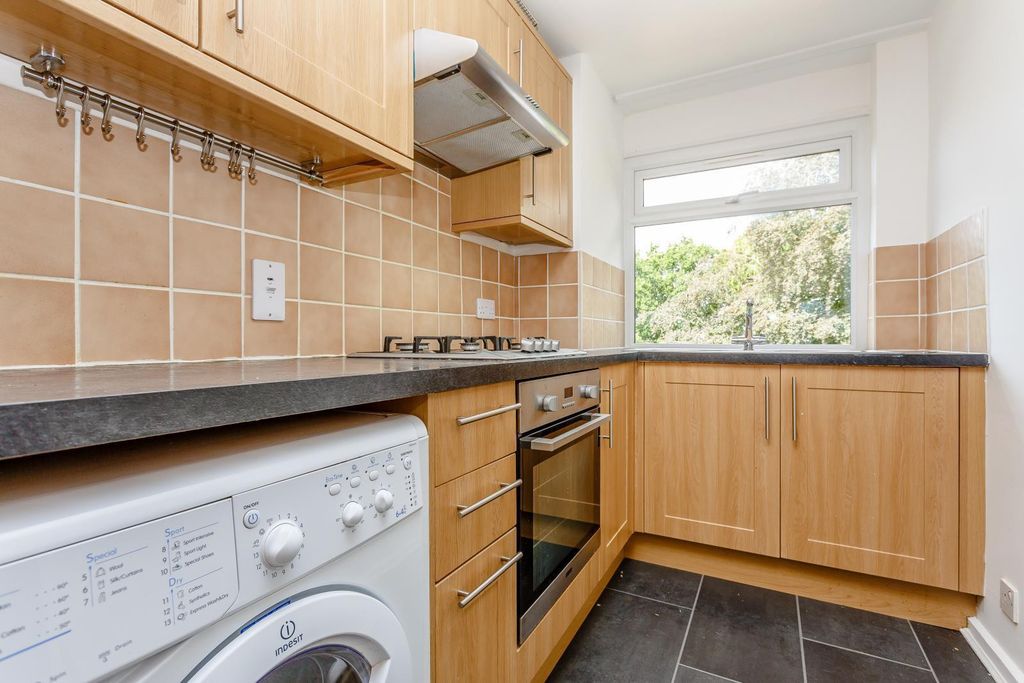 Property photo 2 of 8 Kitchen