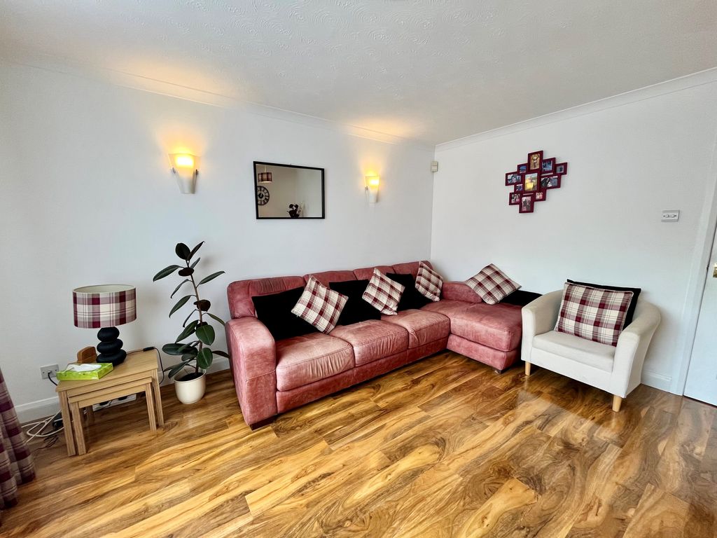 Property photo 2 of 23