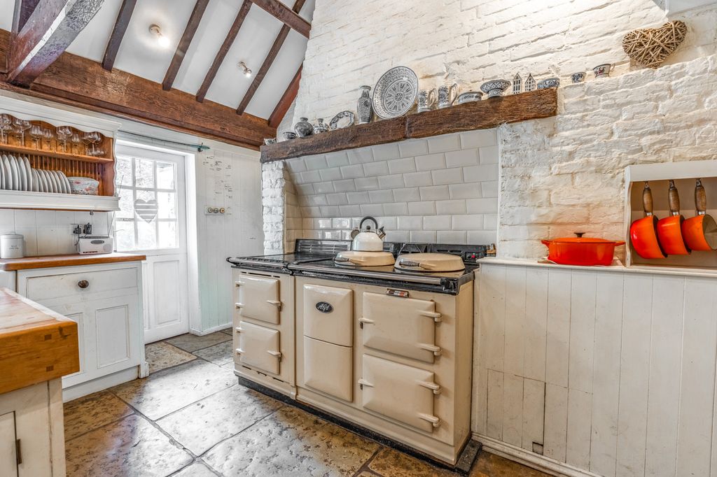 Property photo 3 of 40