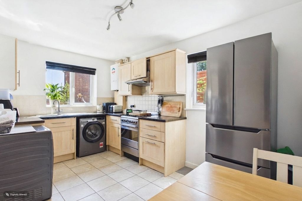 Property photo 3 of 15 From Coffee Catch Ups To Family Roast Dinners In T