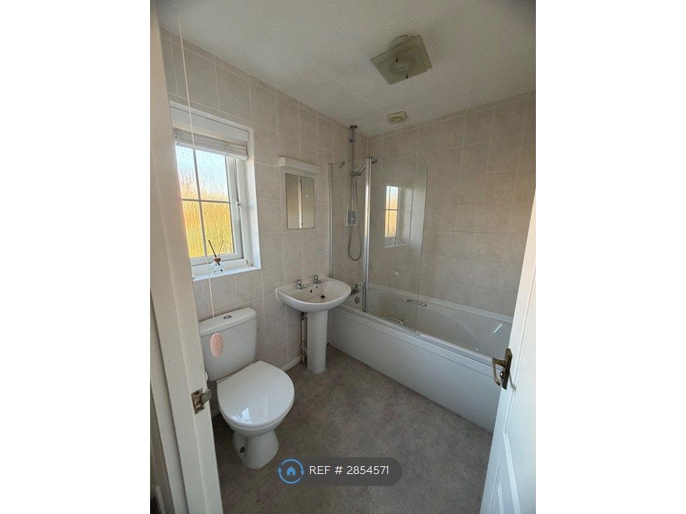 Property photo 2 of 4 Bathroom