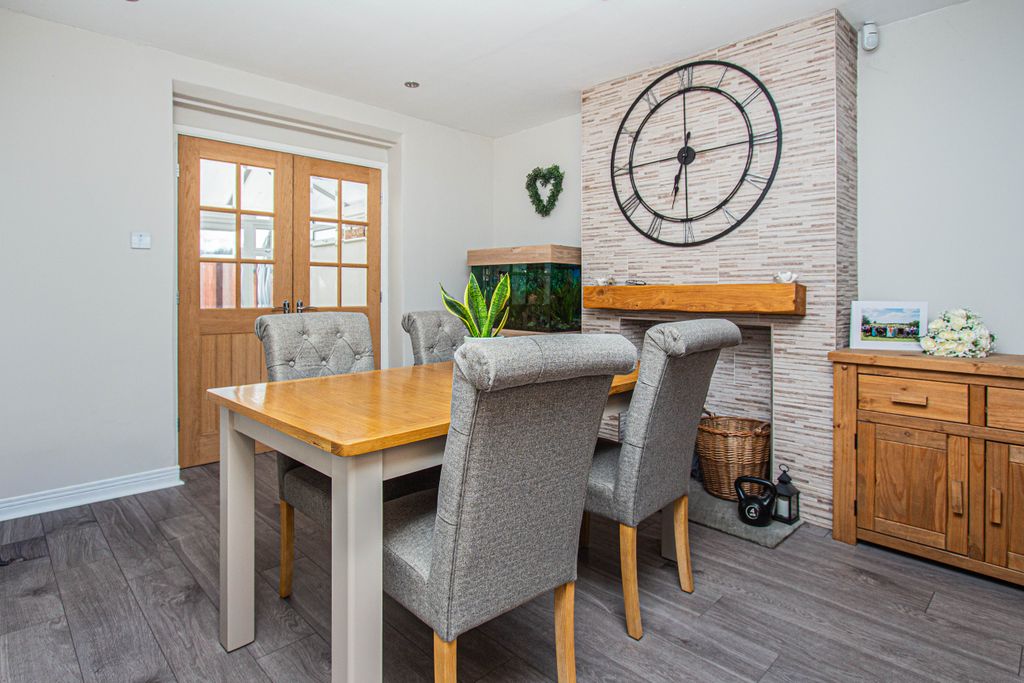 Property photo 3 of 17 Dining Room