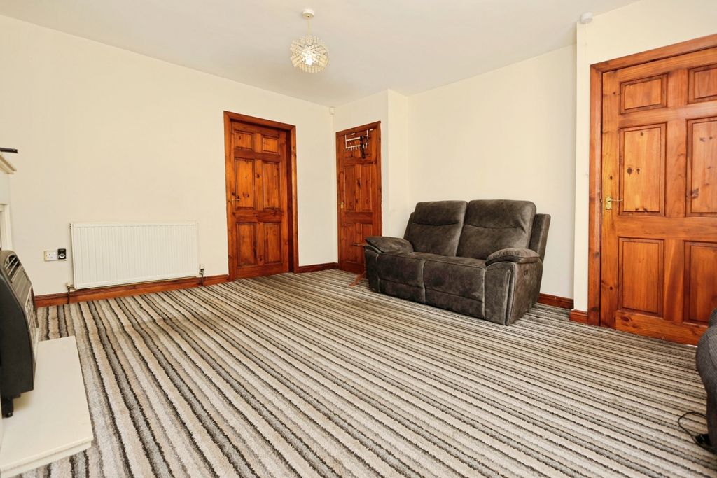 Property photo 3 of 21 Pbox-Img.Jpg