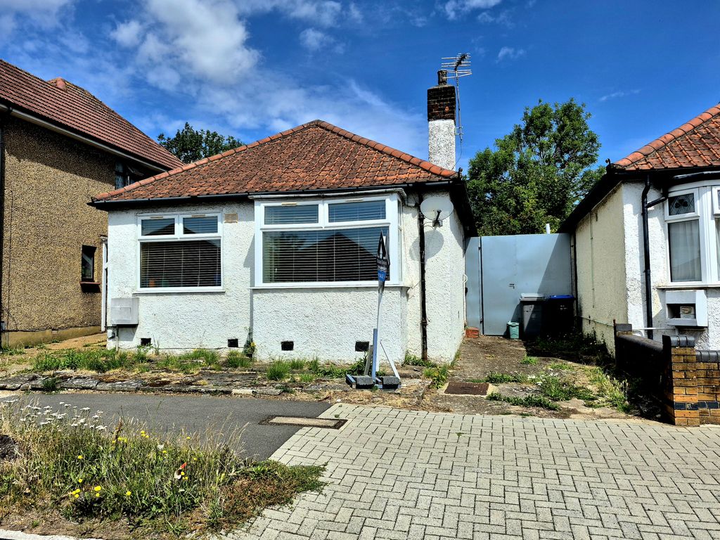 Property photo 1 of 11 Two Bedroom Detached Bungalow