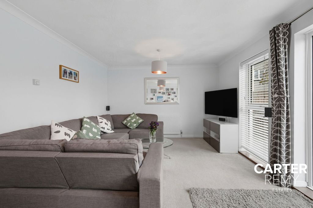 Property photo 3 of 29