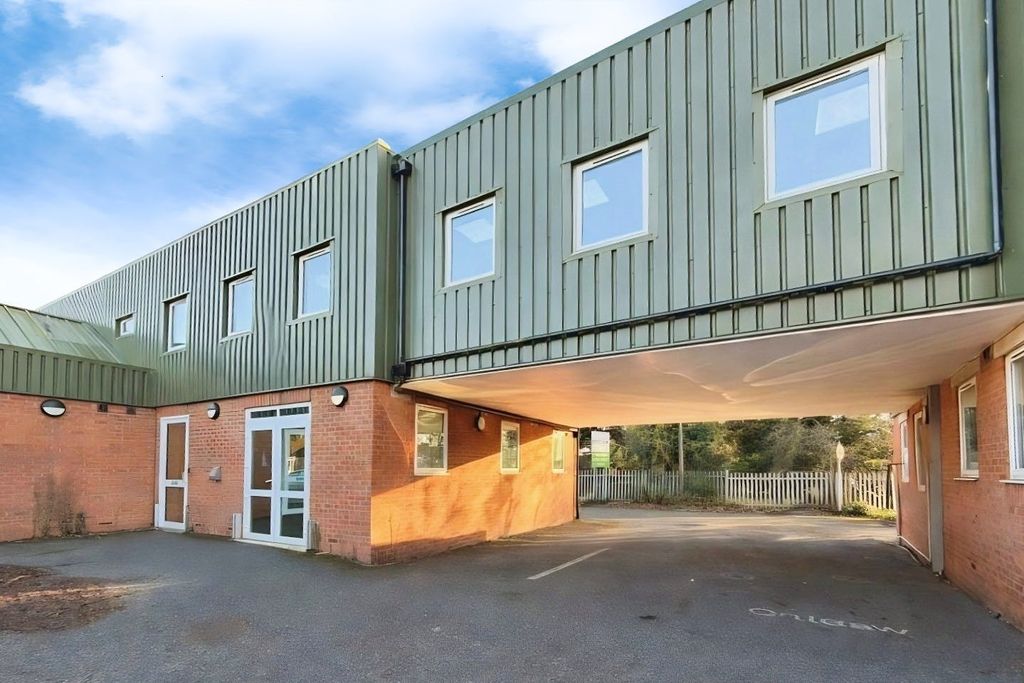 Property photo 1 of 7 55940Dd6-c3Ec4c10-9A3B-4A10-B861-6E0Bd0E6831c-md.Jpeg