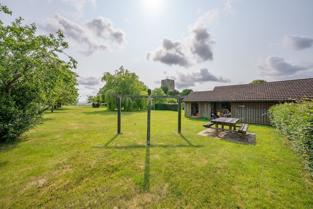 Property photo 3 of 47