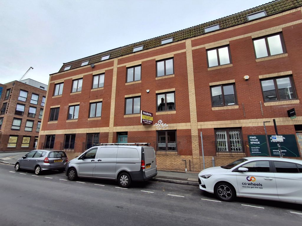 Property photo 2 of 8