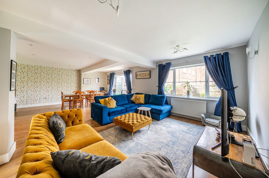 Property photo 2 of 24 Picture 2