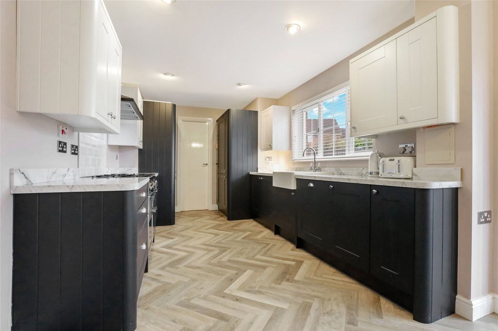 Property photo 3 of 21 Picture No. 06